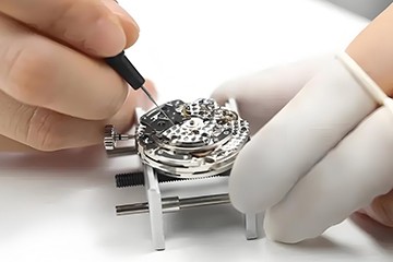 东莞卡地亚石英表多久换电池